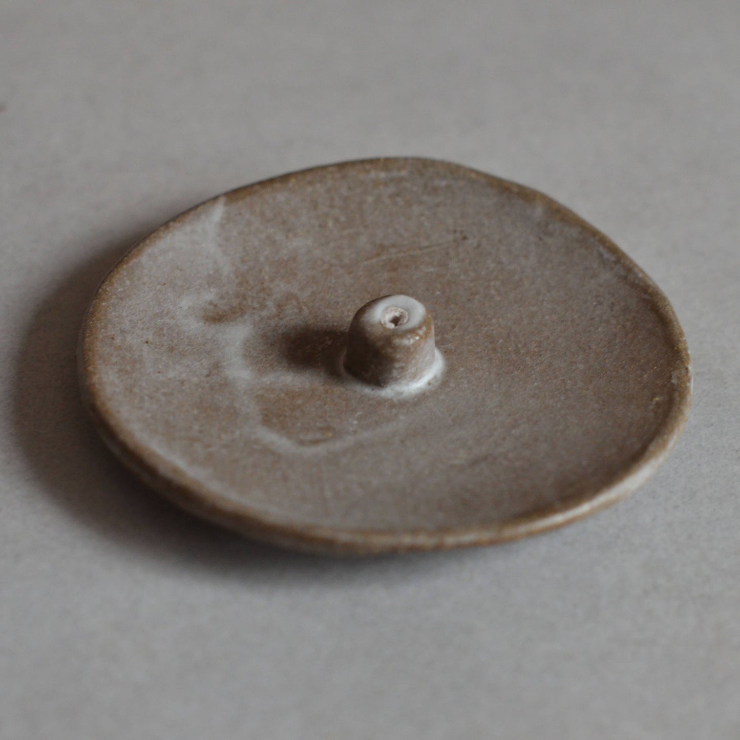 Cedar & Myrrh Sand Ceramic Incense Holder
