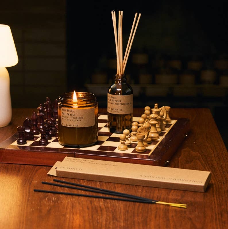 Iris Suede– Fall Classics Standard Candle