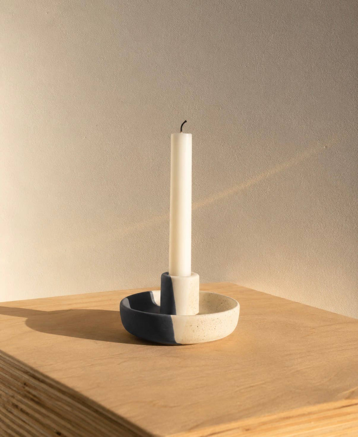 Ceramic round flat candle stick holder 