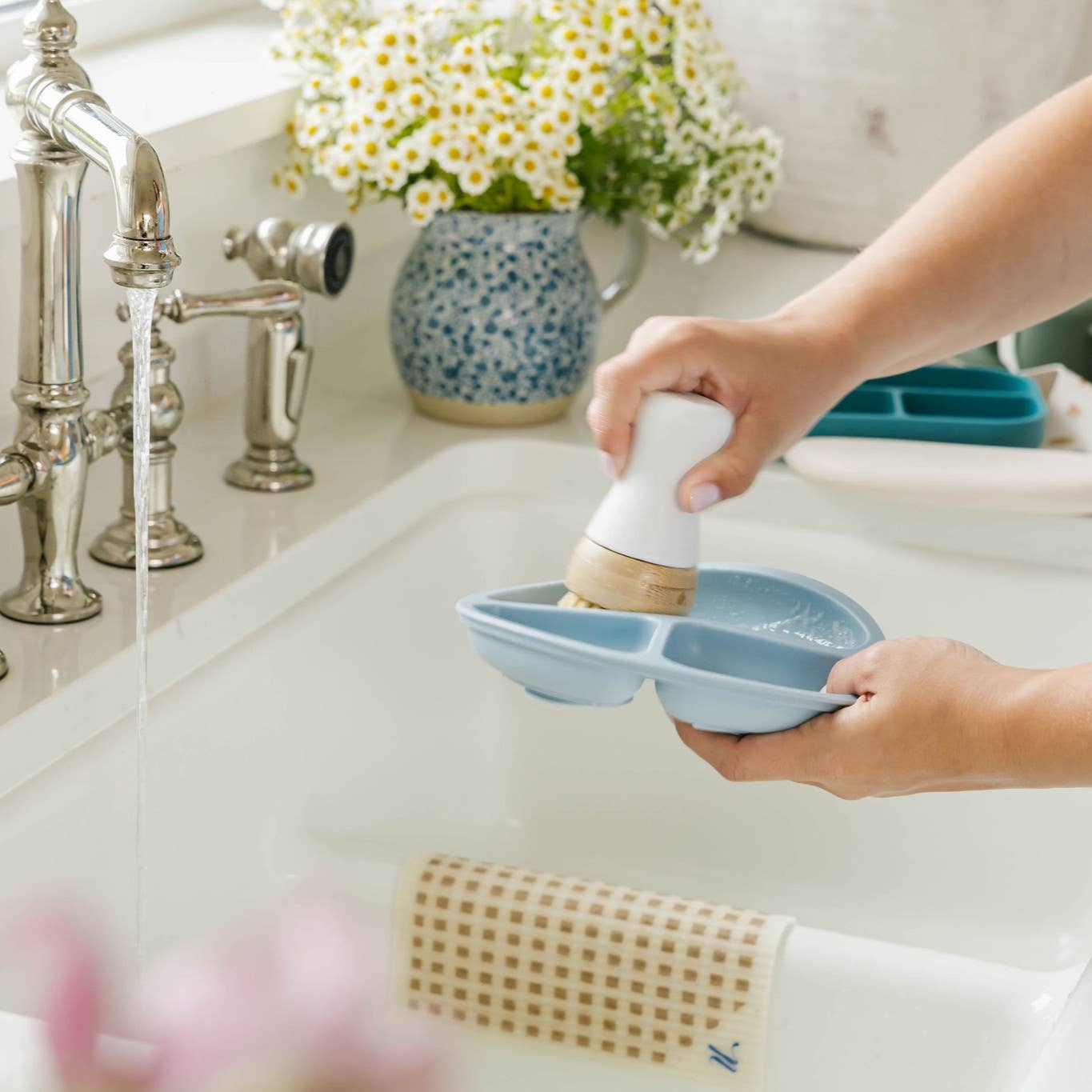 Kitchen Brush - Dish Cleaning Brush