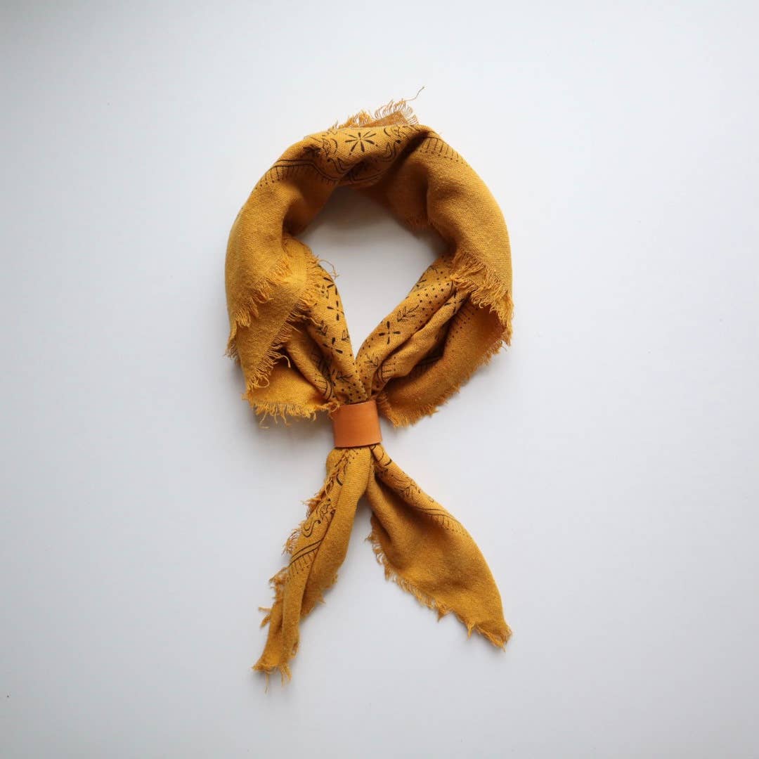 Desert Gold Classic Print Naturally Dyed Bandana (black)