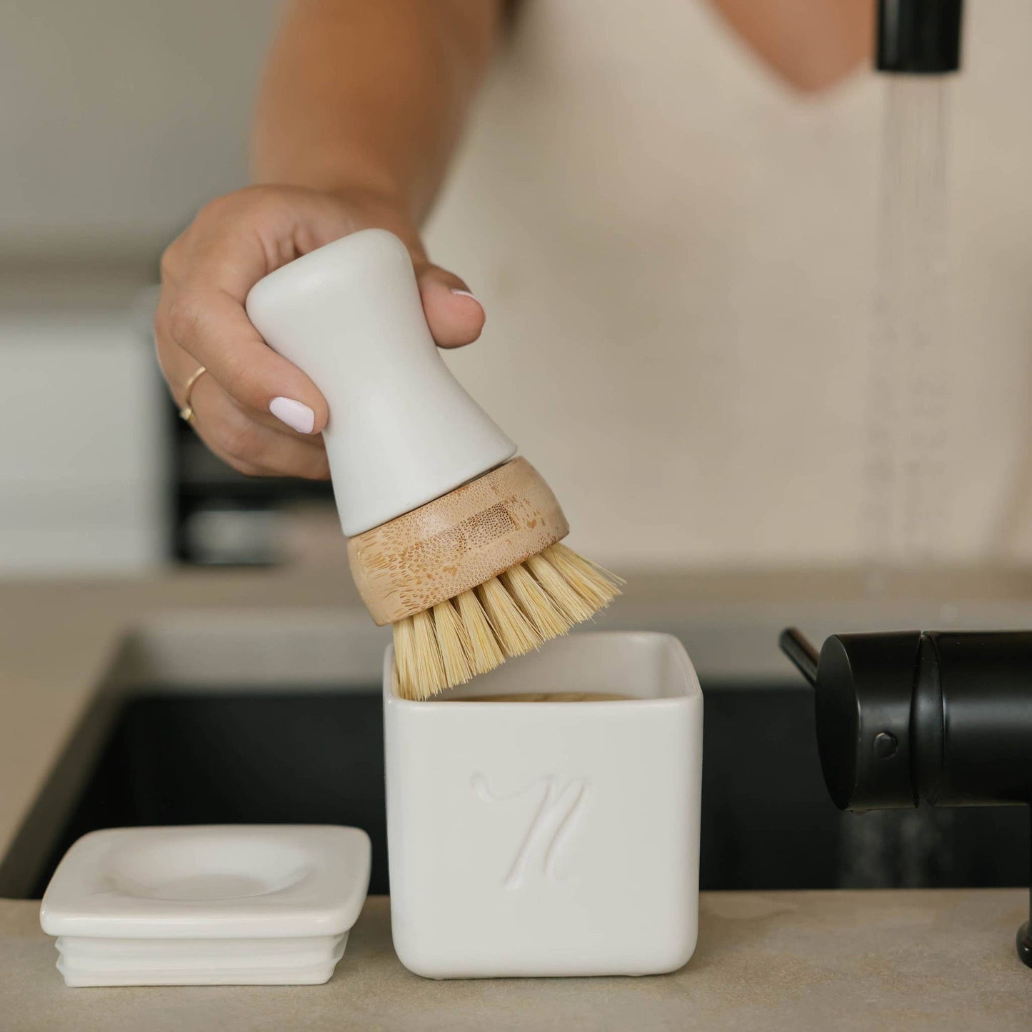 Kitchen Brush - Dish Cleaning Brush
