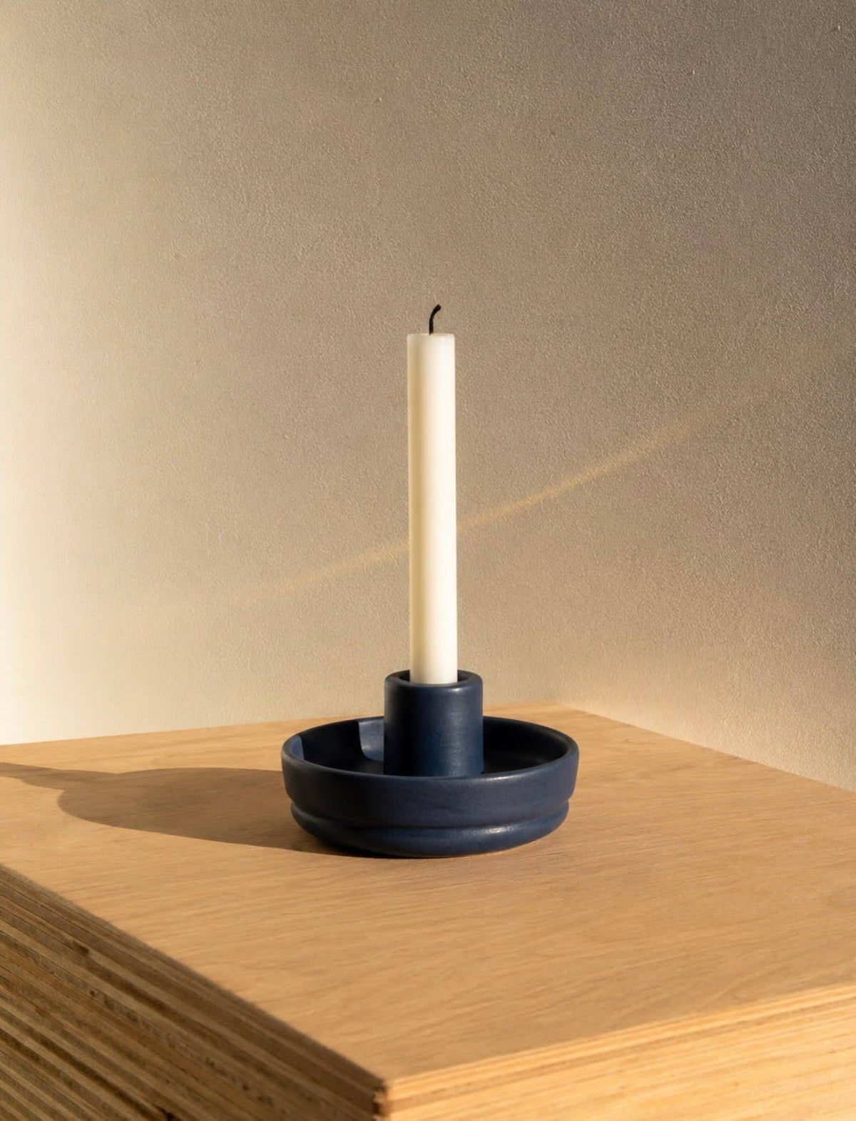 Ceramic round flat candle stick holder 